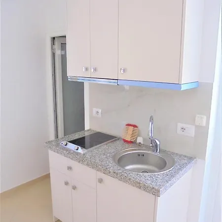 Alsea Apartment Borsh